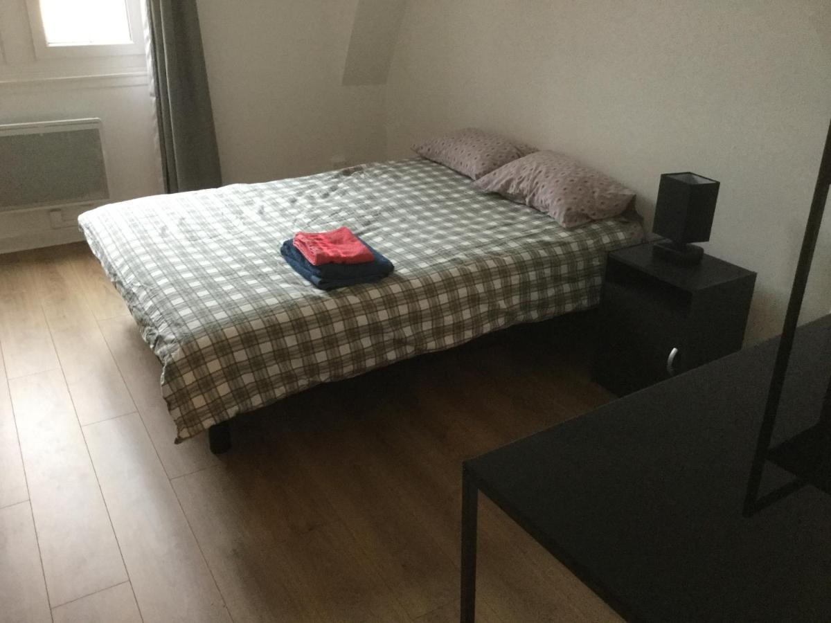 3 chambres en lit double, 6 personnes, dans appartement entièrement rénové, 70 m2 , WIFI,Climatisation, très calme , tout équipé,lit bébé Clermont-Ferrand Exterior foto